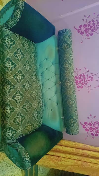 Beautiful 4 Piece Sofa Set – 2 Large + 2 Single