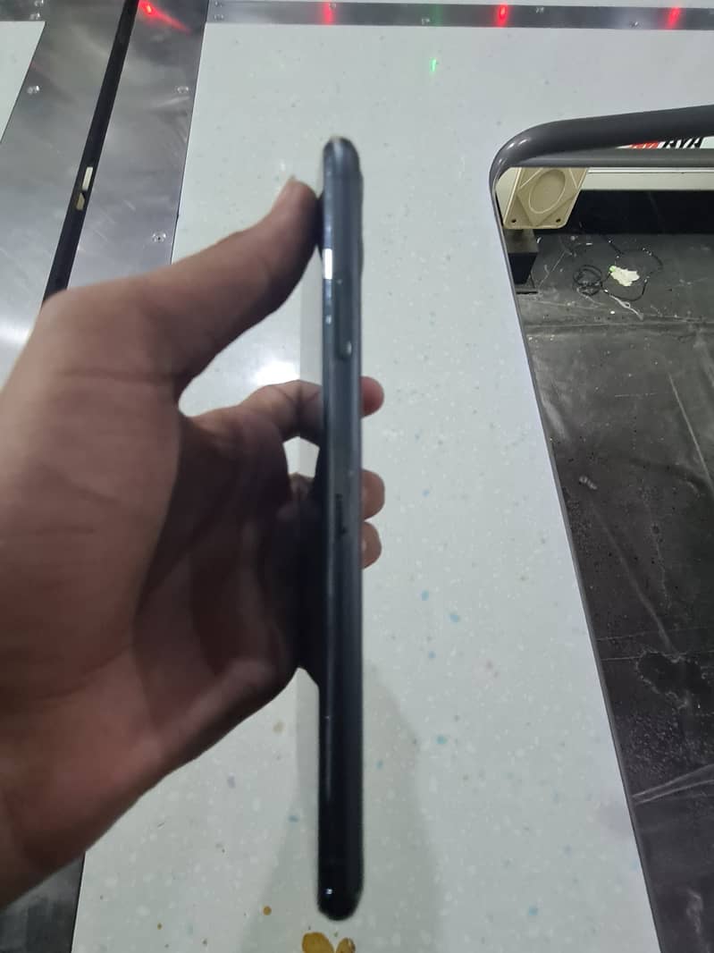Apple iPhone 11 Pro Max 2