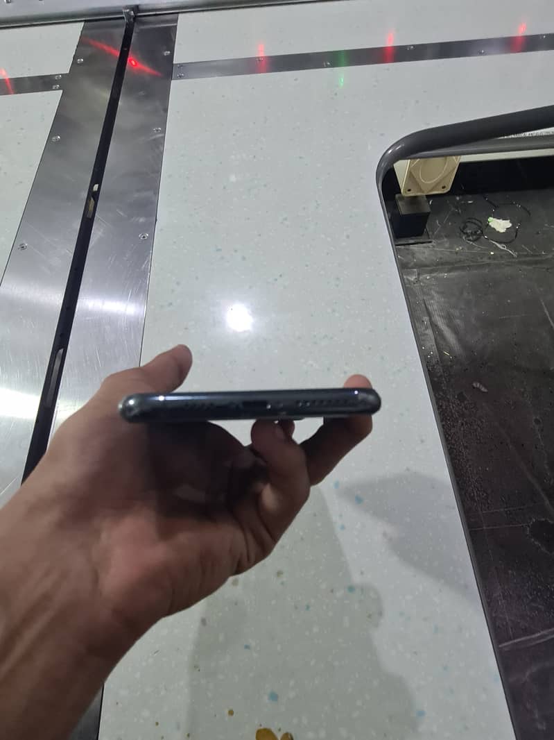 Apple iPhone 11 Pro Max 5