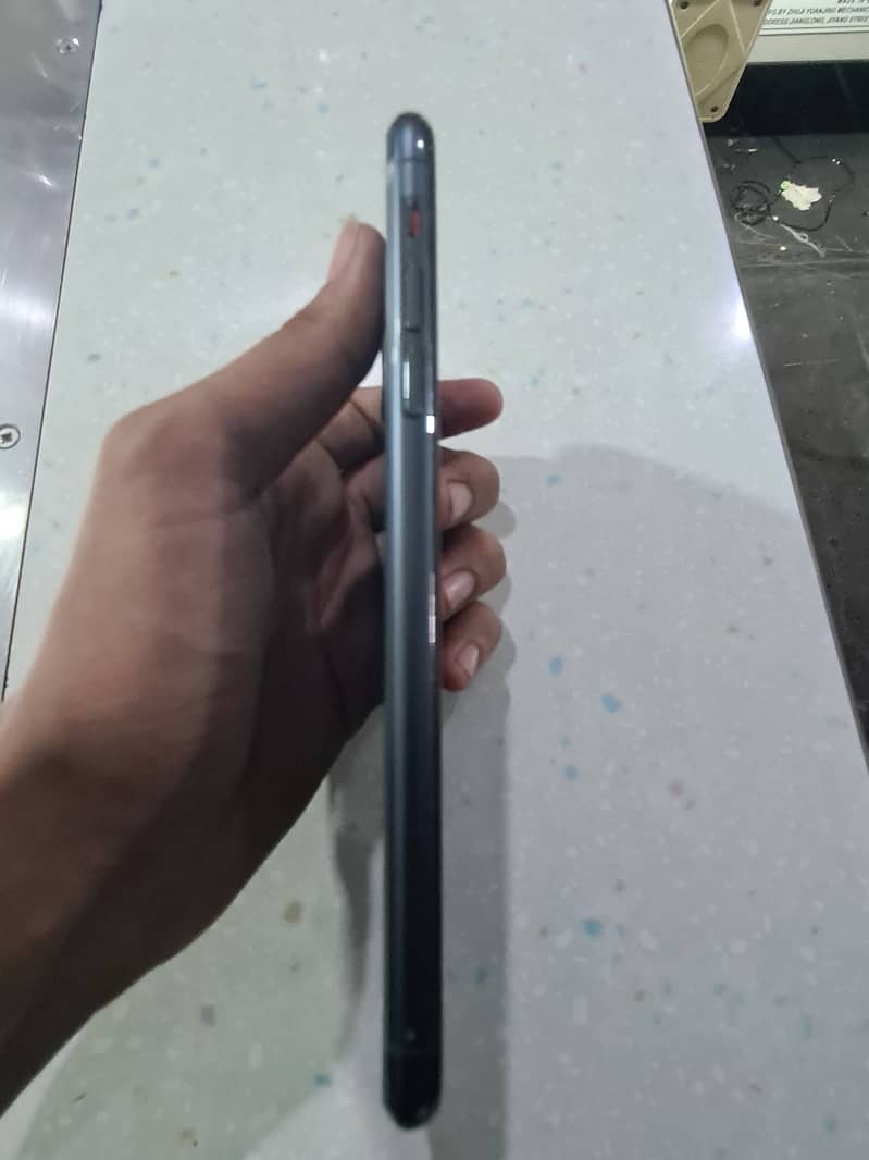 Apple iPhone 11 Pro Max 6