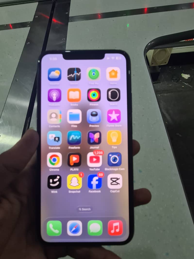 Apple iPhone 11 Pro Max 7