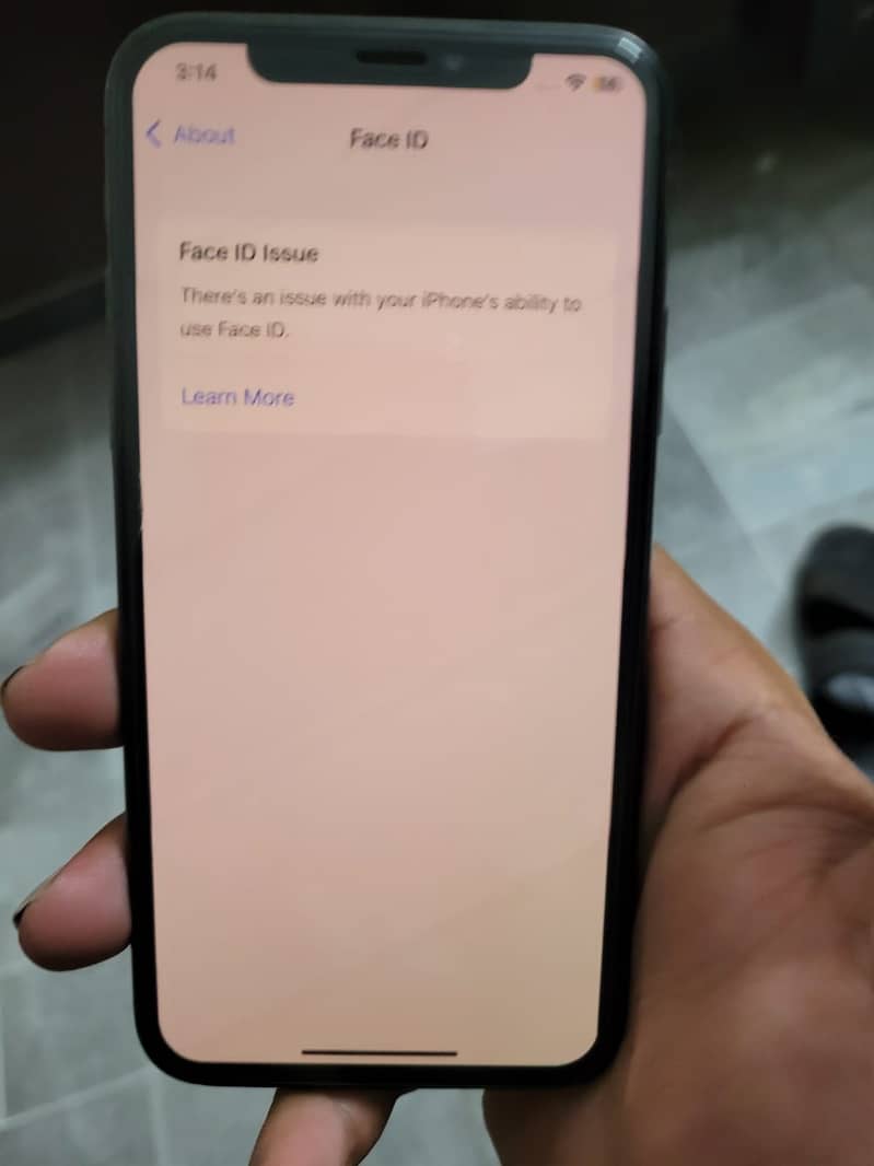 Apple iPhone X 4