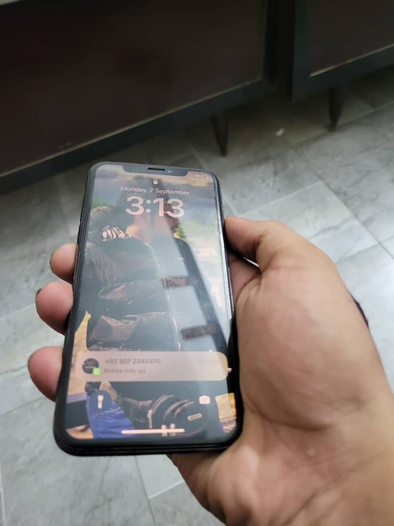 Apple iPhone X 5