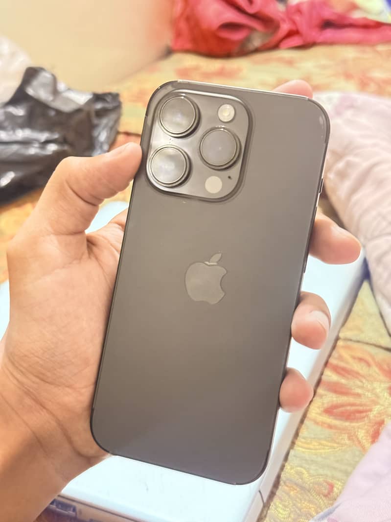 Apple iPhone 14 Pro 0