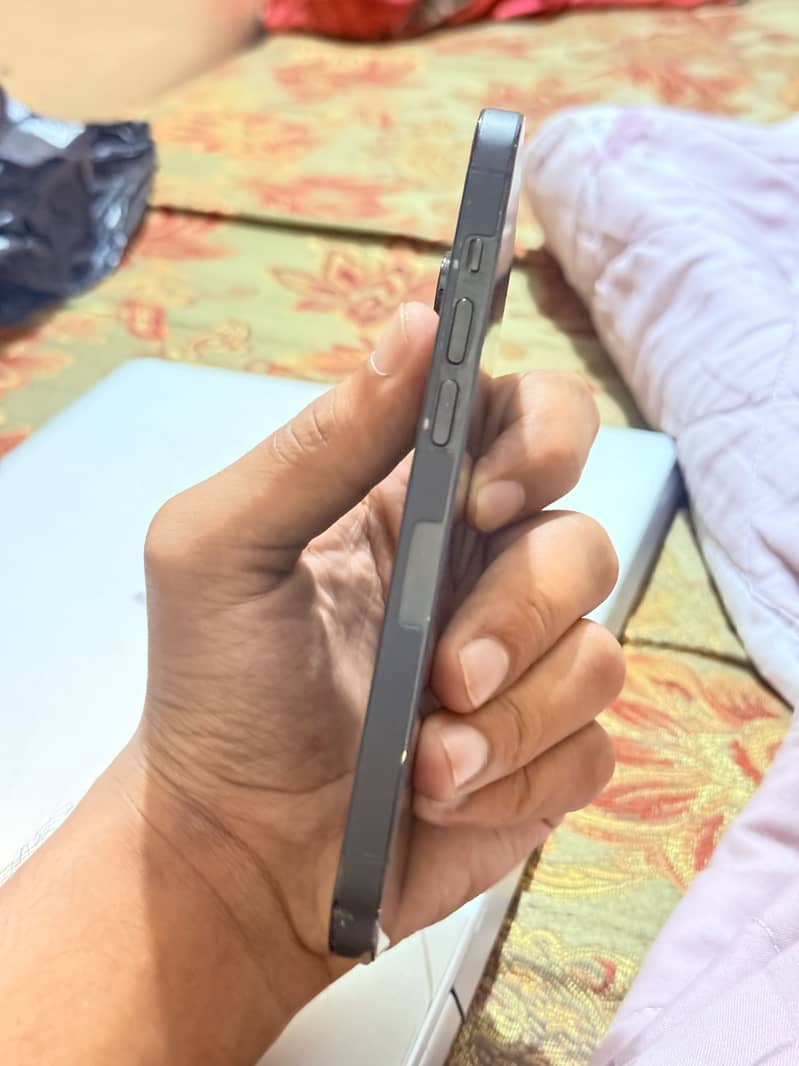 Apple iPhone 14 Pro 3