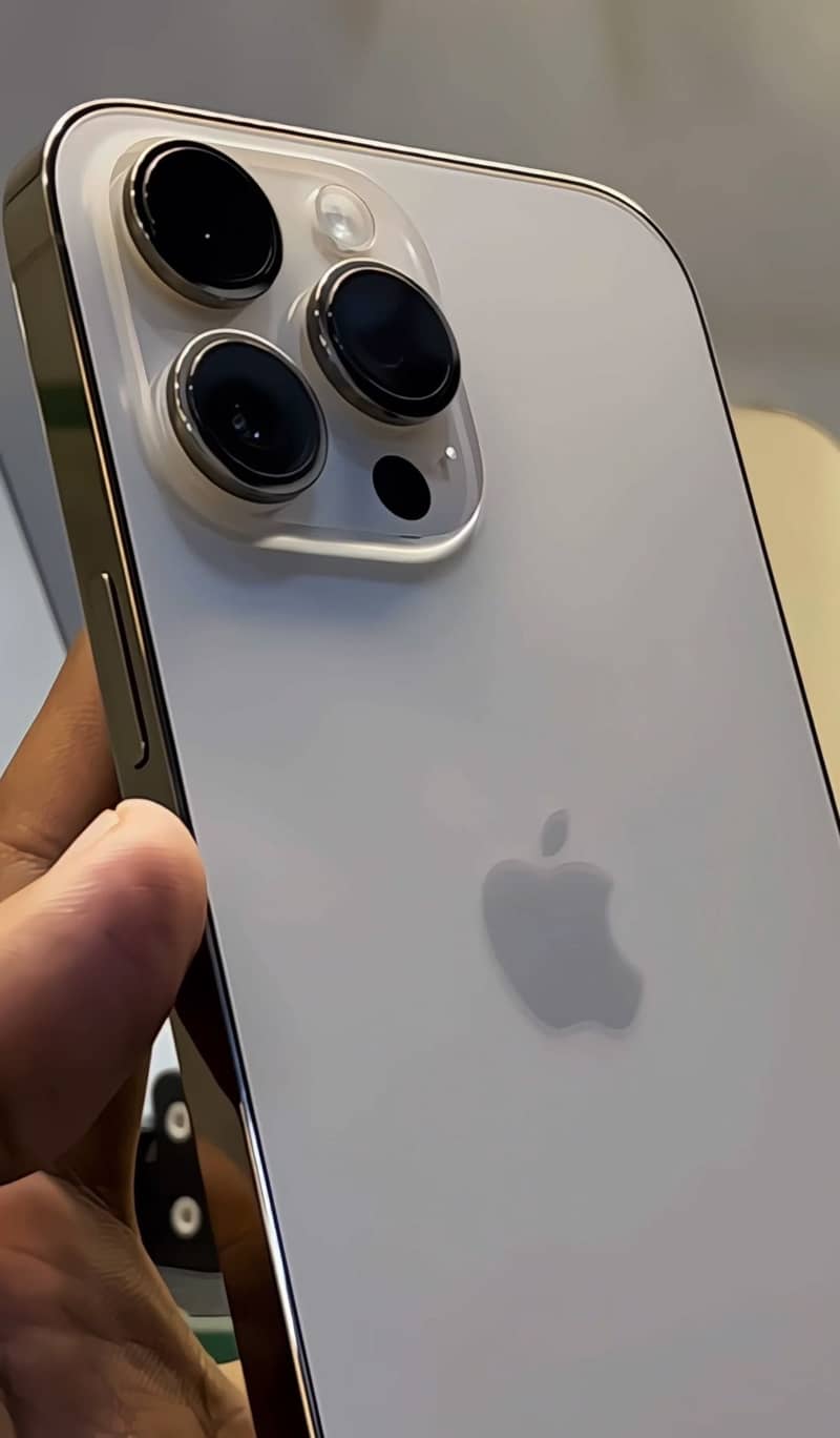 Apple iPhone 14 Pro Max 1