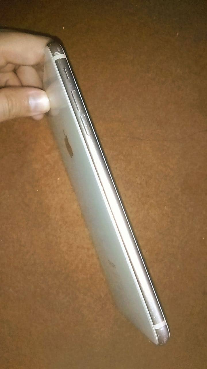 Apple iPhone 8 Plus 1
