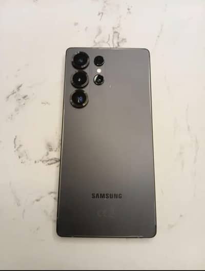 Samsung Galaxy S25 Ultra in excellent condition.  512GB Storage