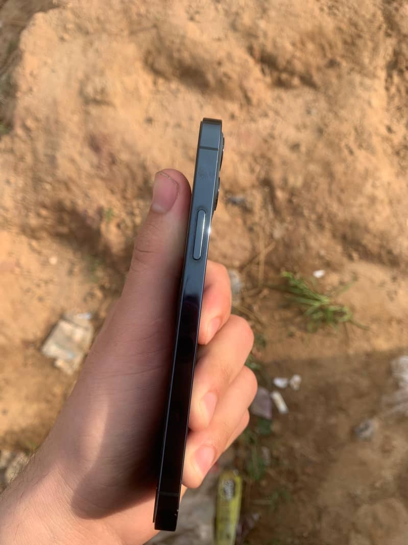 Apple iPhone 12 Pro 1