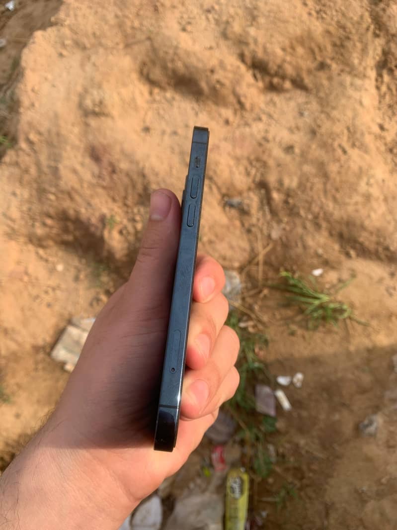 Apple iPhone 12 Pro 2