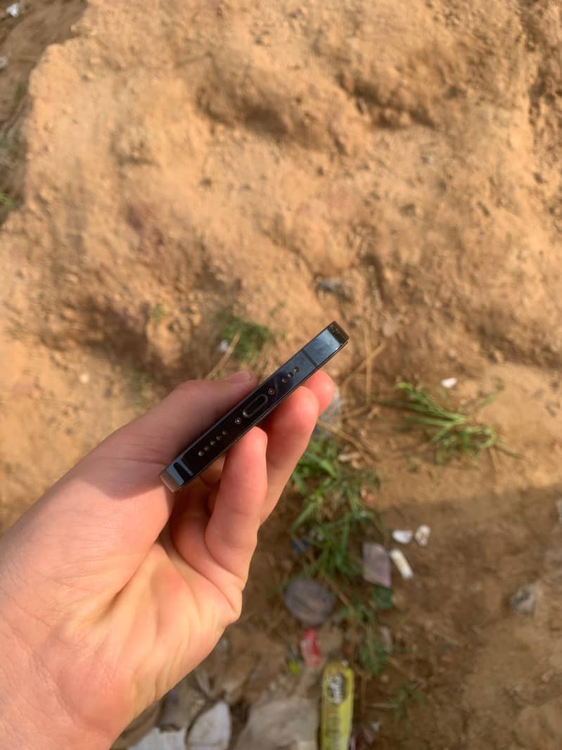 Apple iPhone 12 Pro 4
