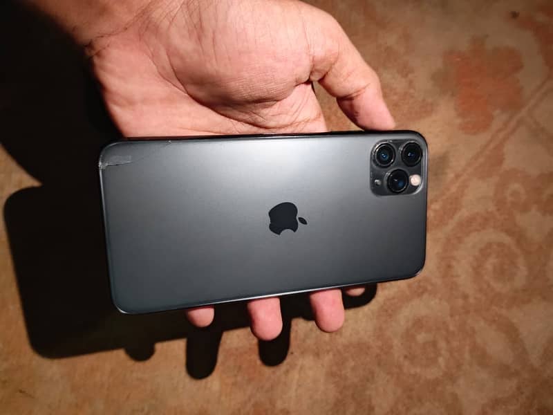 Apple iPhone 11 Pro Max 6