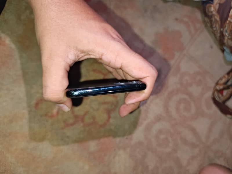 Apple iPhone 11 Pro Max 10