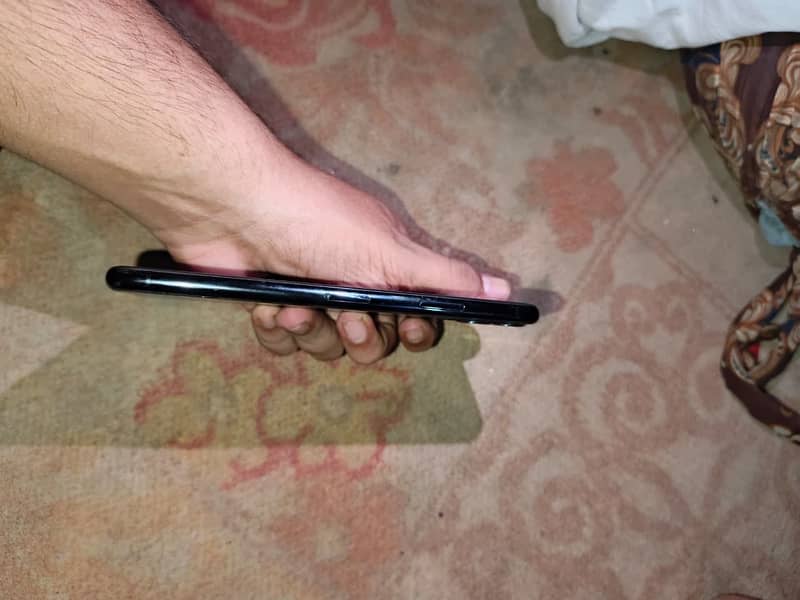 Apple iPhone 11 Pro Max 12
