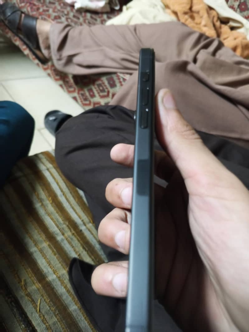 Apple iPhone 15 Pro Max 2