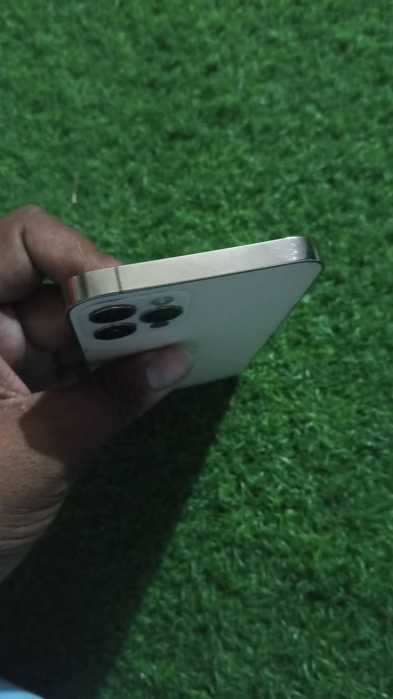 Apple iPhone 12 Pro 2