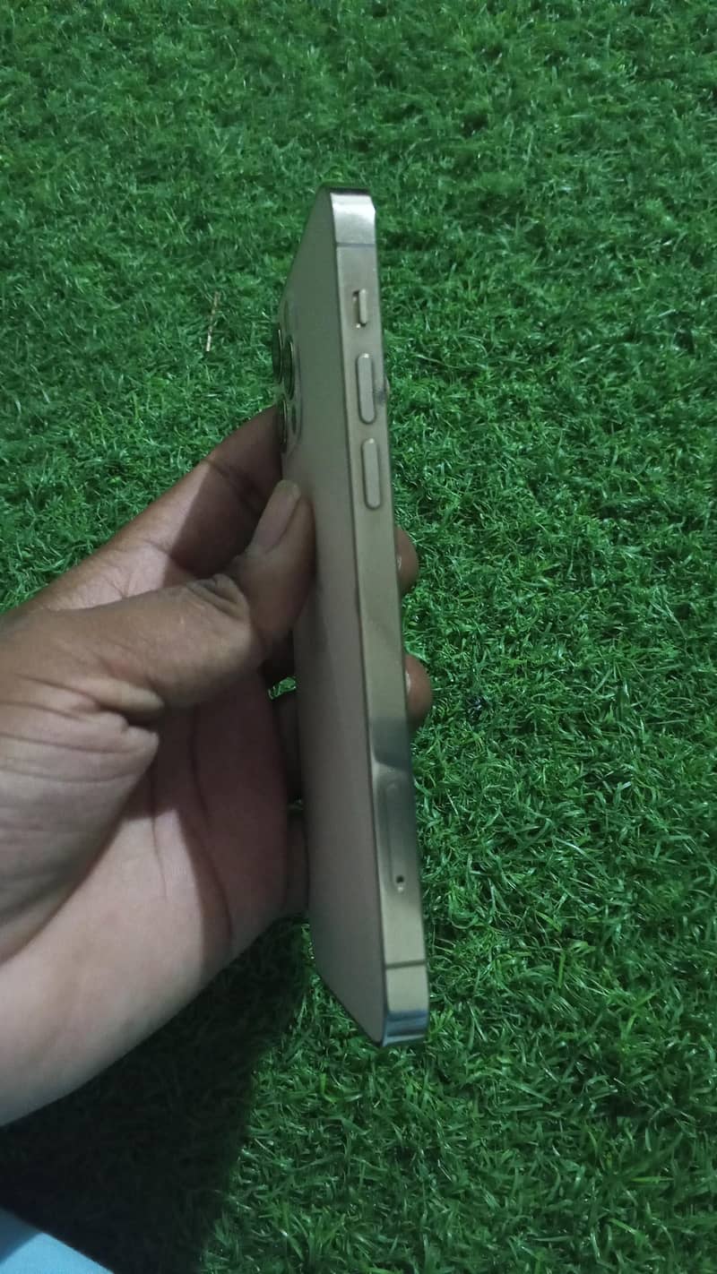 Apple iPhone 12 Pro 4