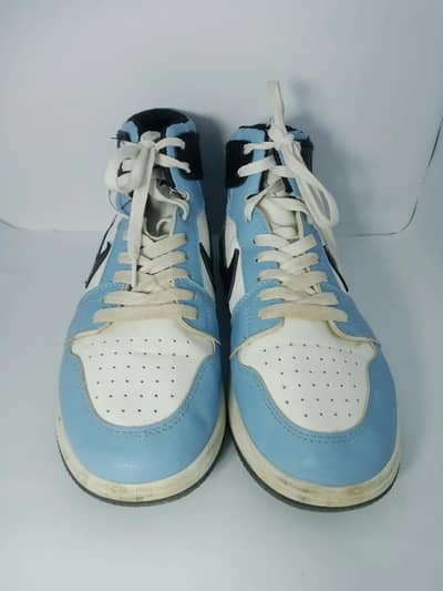 all branded shoes avl hain lOcal nhi hain quantity m bh mil jaenge