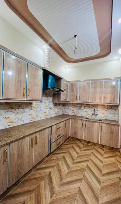 4 MARLA BRAND NEW PORTION FOR RENT.