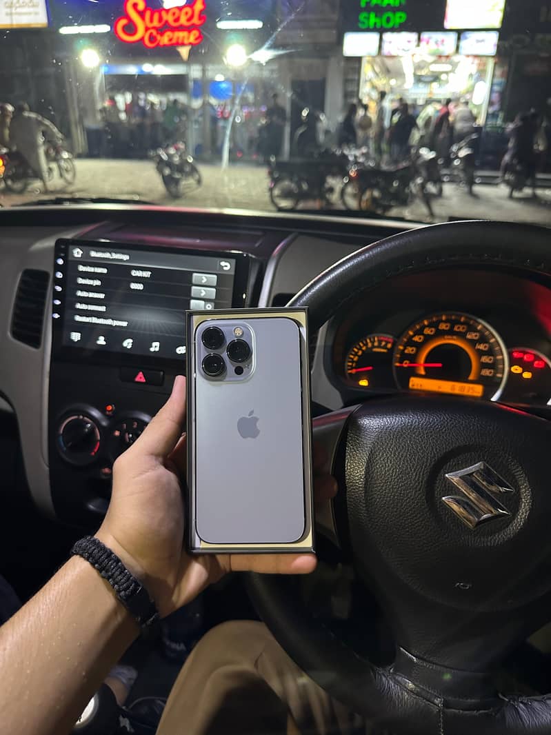 Apple iPhone 13 Pro 0