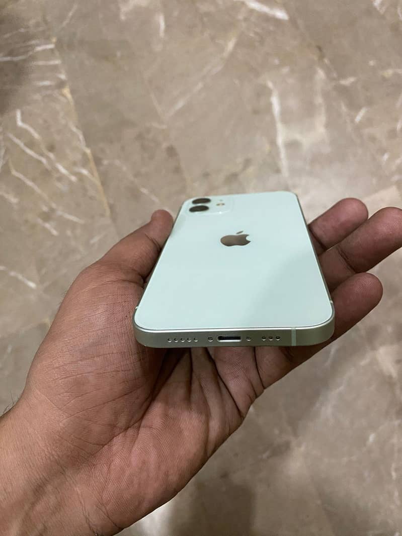 Apple iPhone 12 7