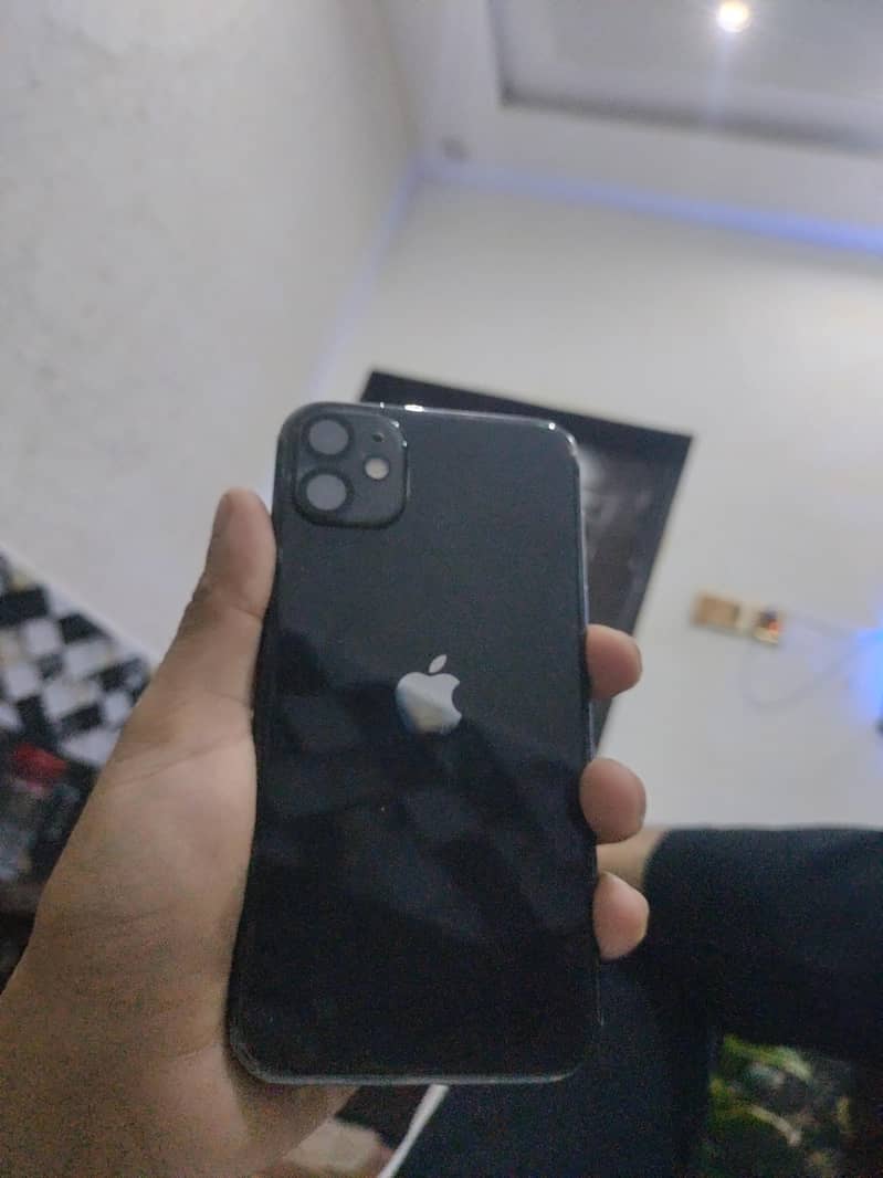 Apple iPhone 11 0