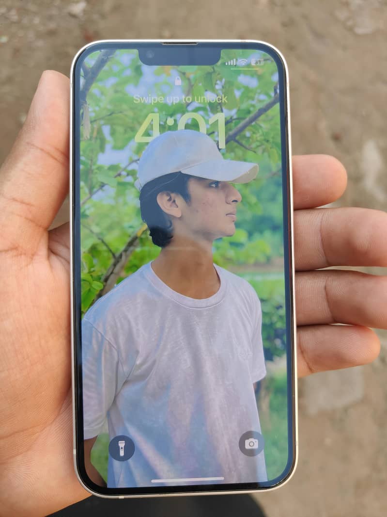 Apple iPhone 13 2