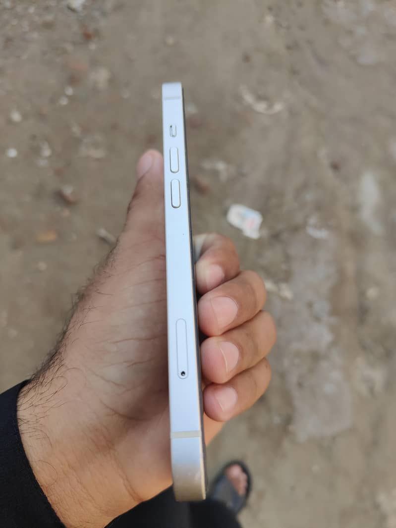 Apple iPhone 13 3
