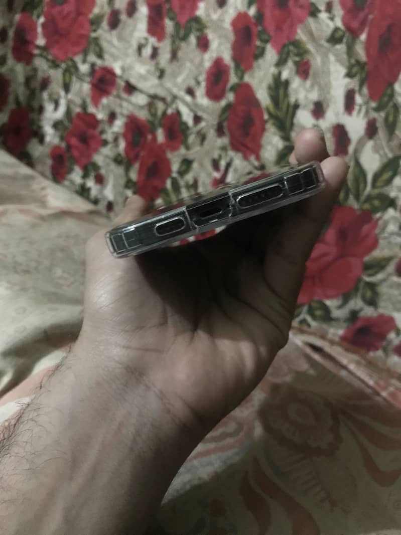 Apple iPhone 13 Pro Max 1