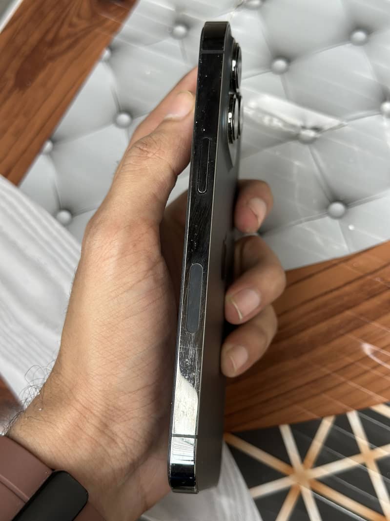 Apple iPhone 13 Pro 1