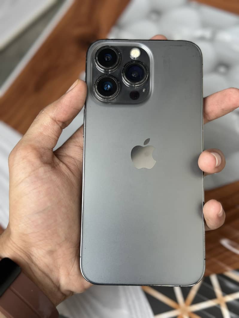 Apple iPhone 13 Pro 3