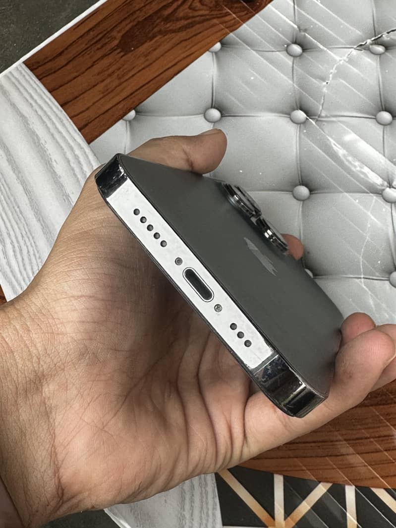 Apple iPhone 13 Pro 4