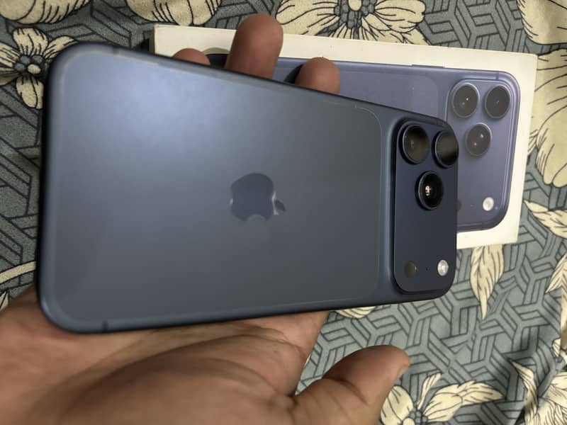 iPhone 17 Pro Max 1