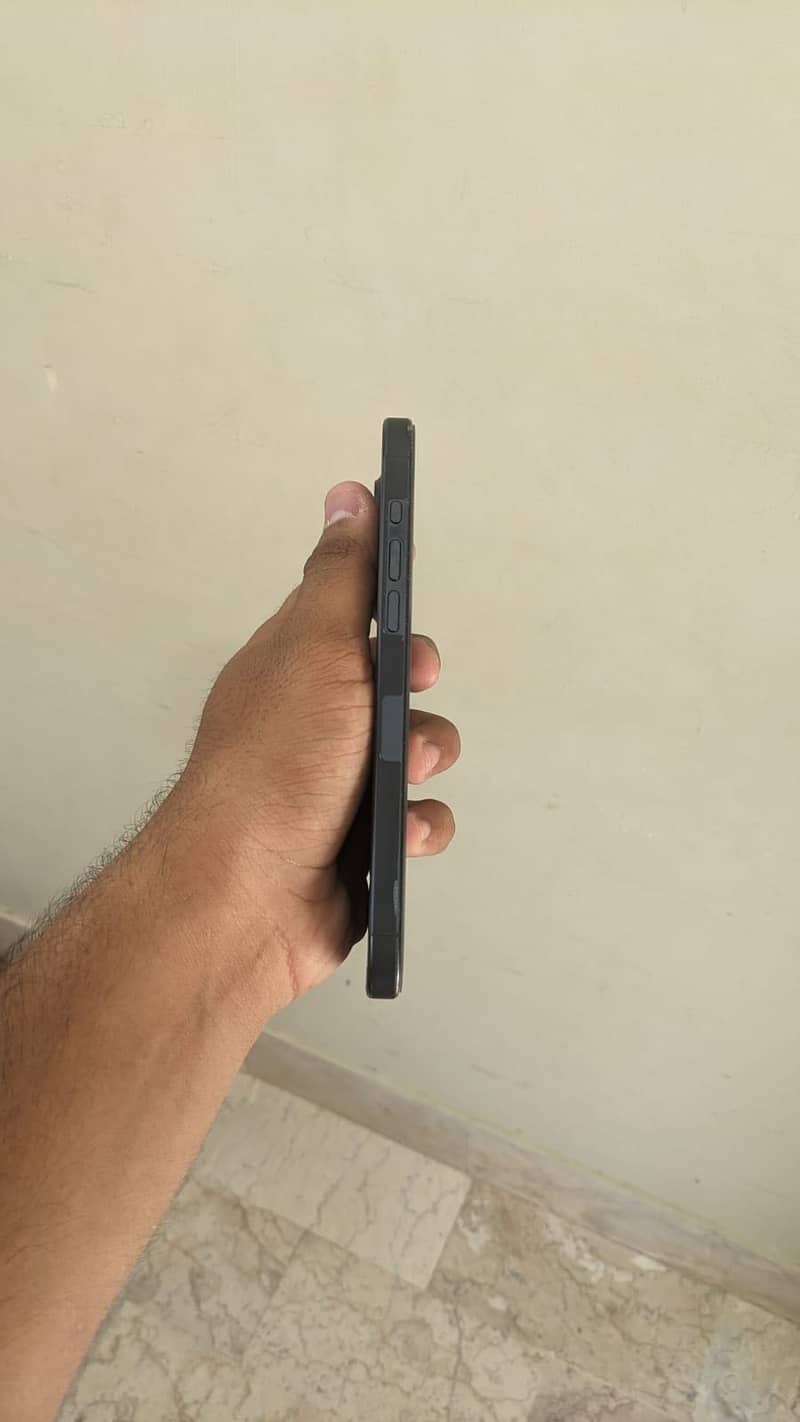 Iphone 15 pro max 3