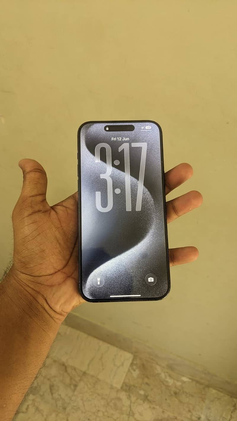 Iphone 15 pro max 4