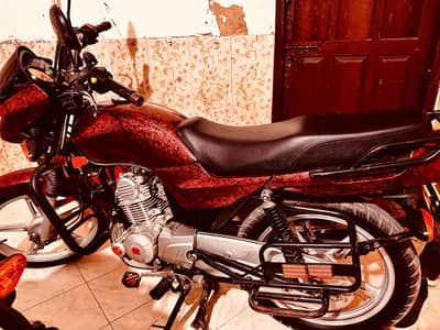“Suzuki 110 2024 Model — صرف 11,000 کلومیٹر، 10/10 کنڈیشن