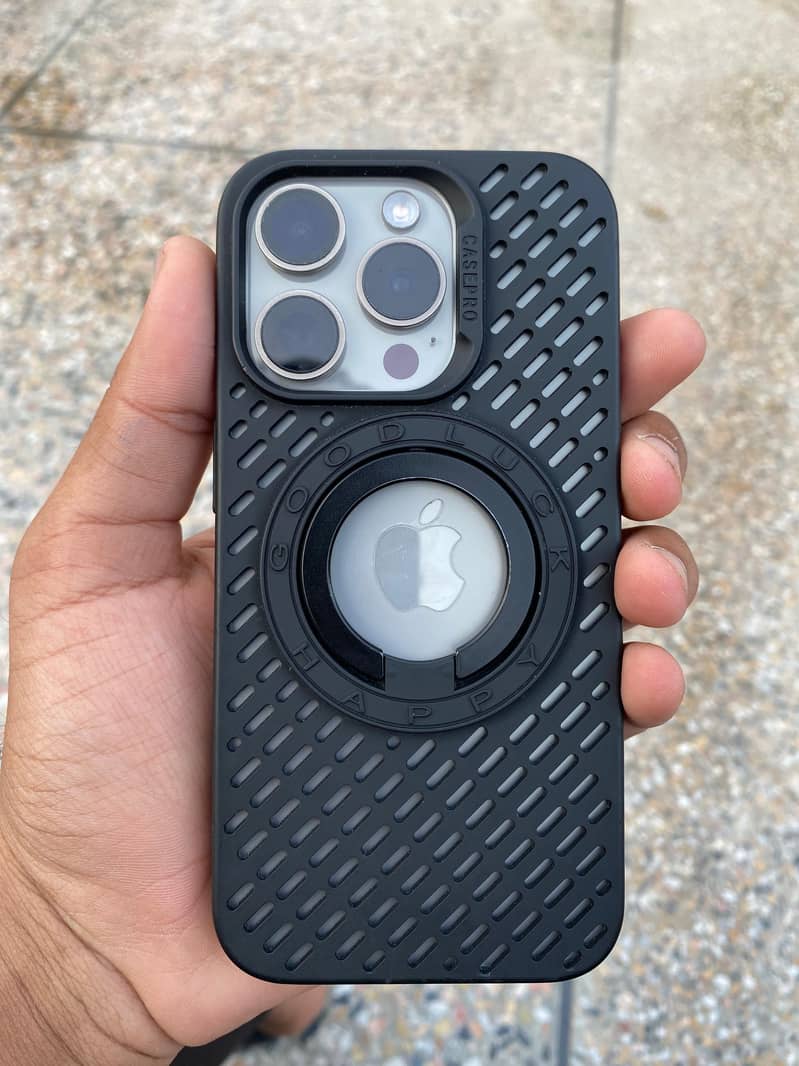 Apple iPhone 15 Pro 3