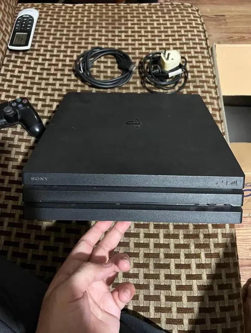 PlayStation  4 pro 150+ games 1