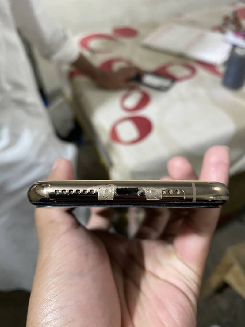 Apple iPhone 11 Pro 1