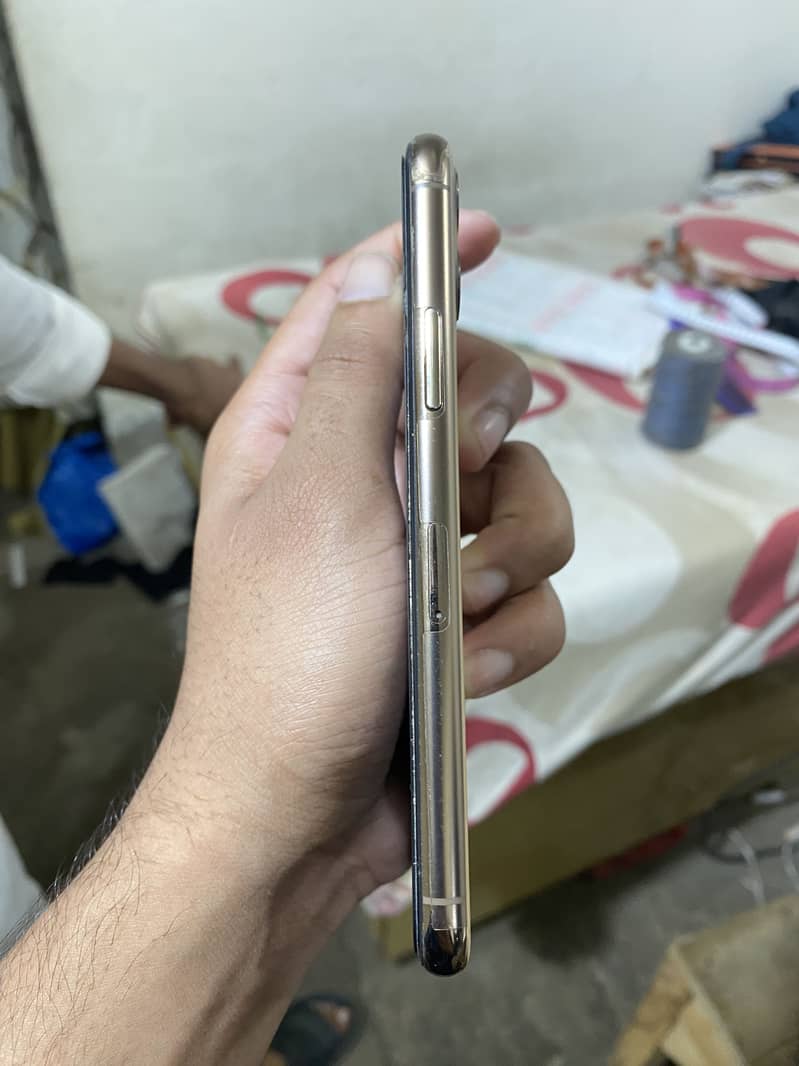 Apple iPhone 11 Pro 2