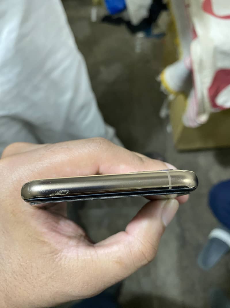 Apple iPhone 11 Pro 3