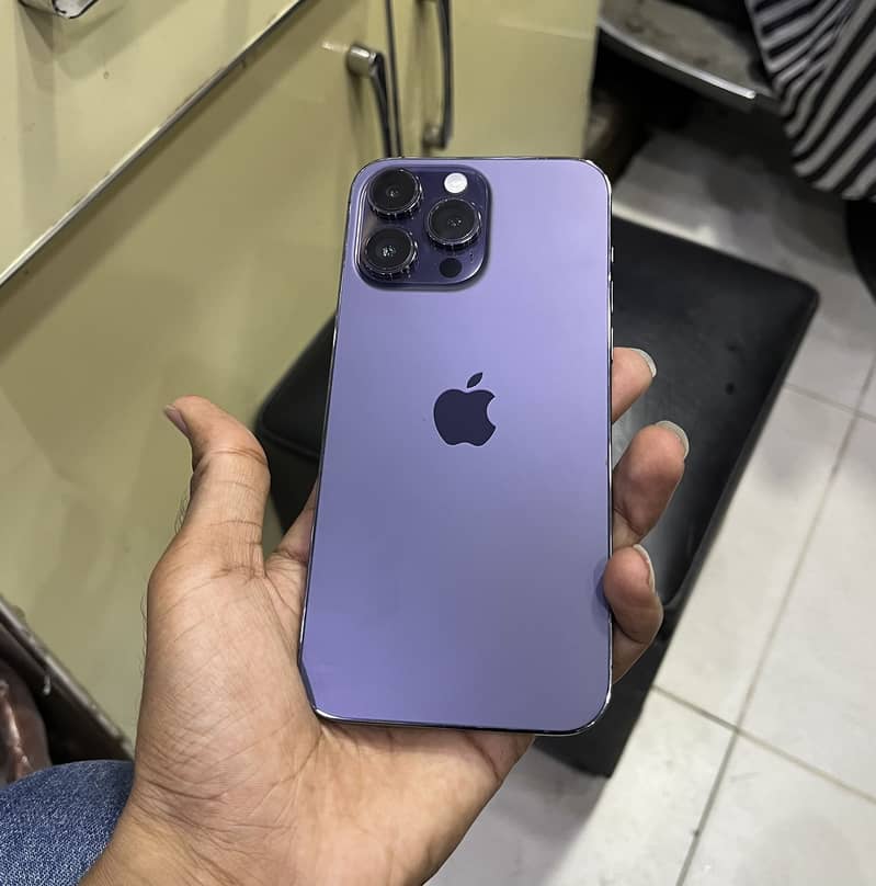 Apple iPhone 14 Pro Max 1