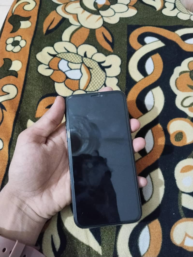 Apple iPhone XS 1