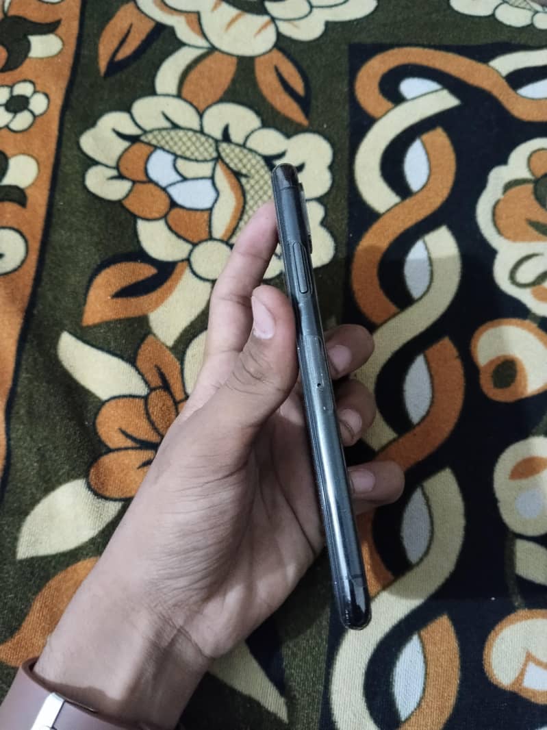 Apple iPhone XS 5