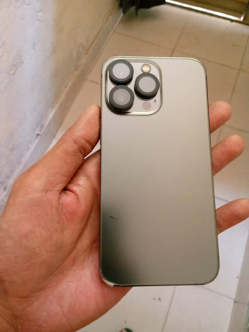 Apple iPhone 13 Pro 2