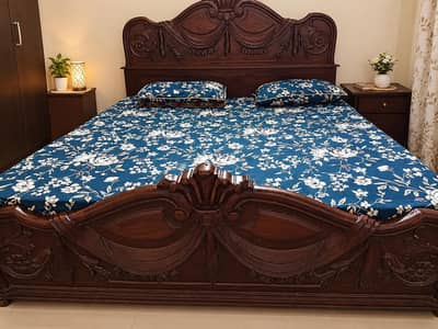 King size bed for sale good condition