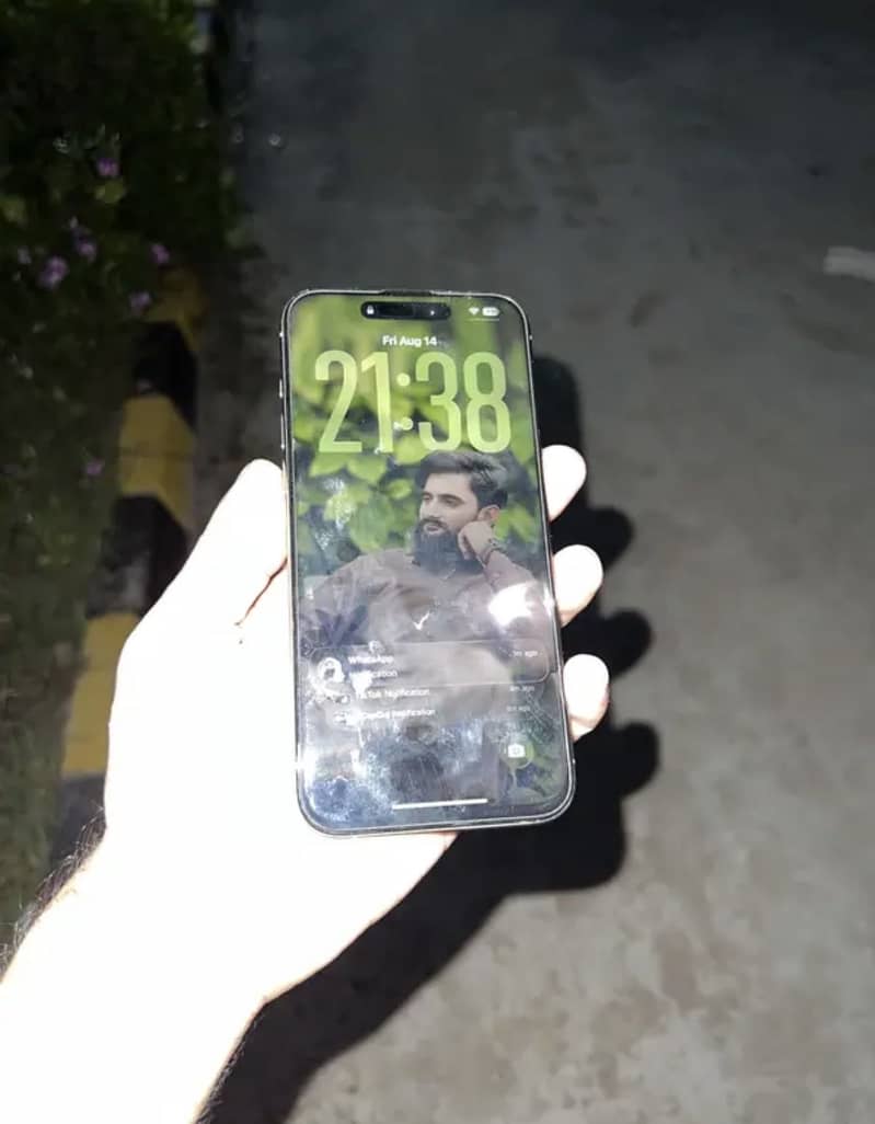 Apple iPhone 15 Pro Max 3