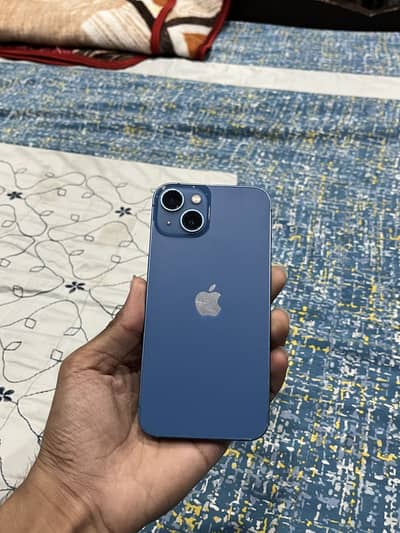 Apple iPhone 13