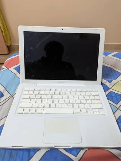 Apple MacBook 4,1 Core 2 Duo 2.1GHz | 2GB RAM | Original MacBook