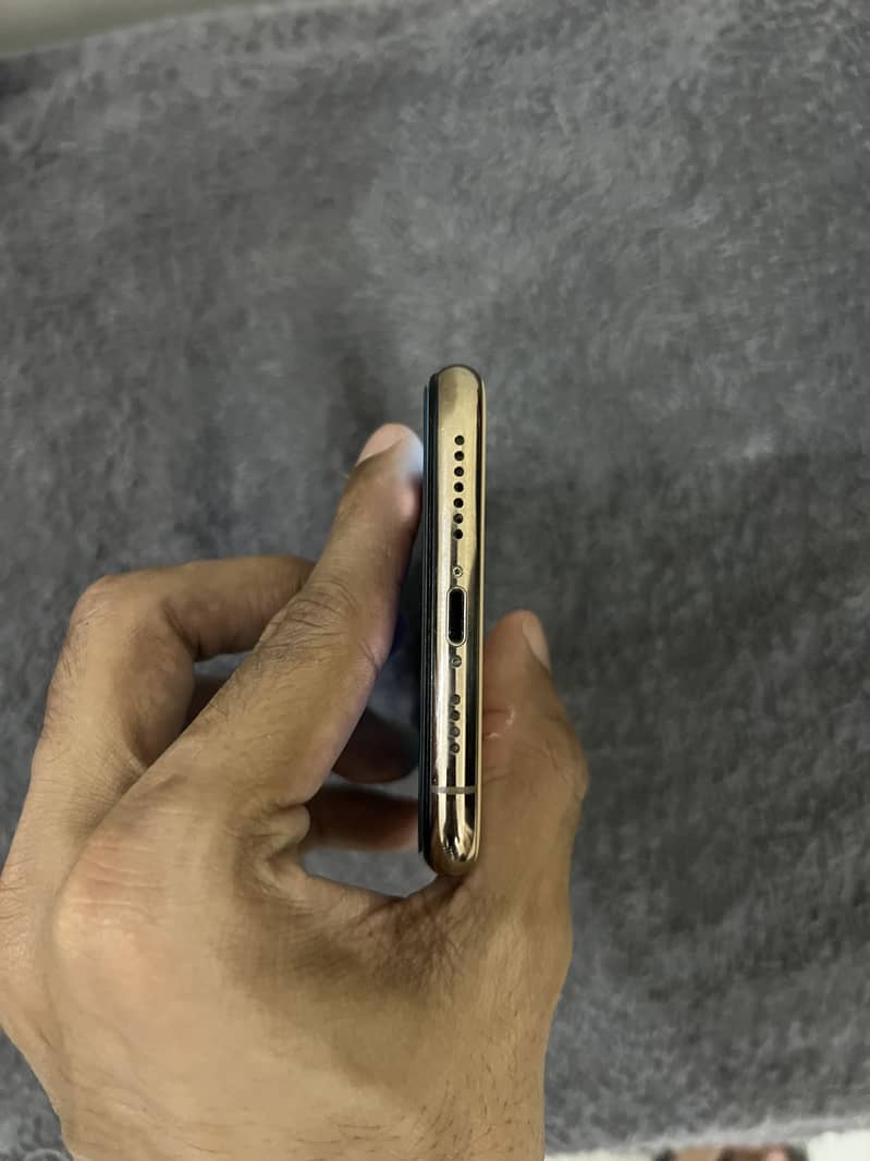 Apple iPhone 11 Pro Max 1